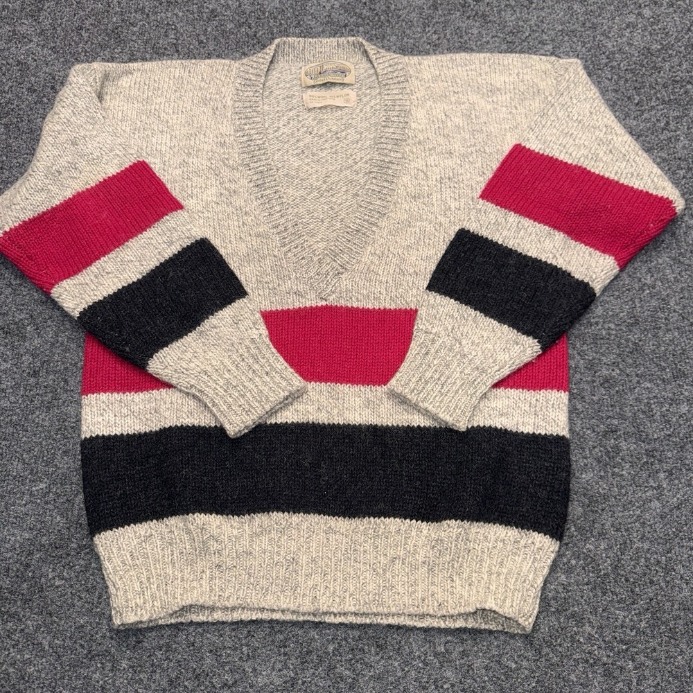 Britches Great Outdoors V-Neck Sweater Womens S Grey Red Striped Wool Preppy 80s